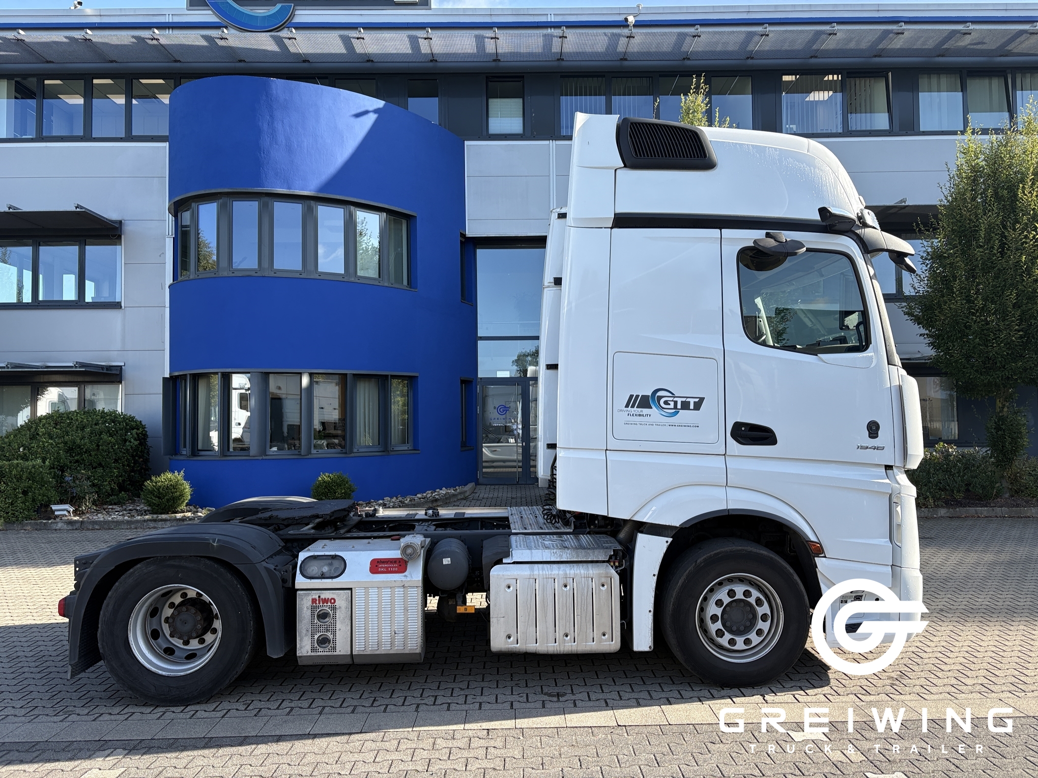 GTTC9636_2708458 vehicle image