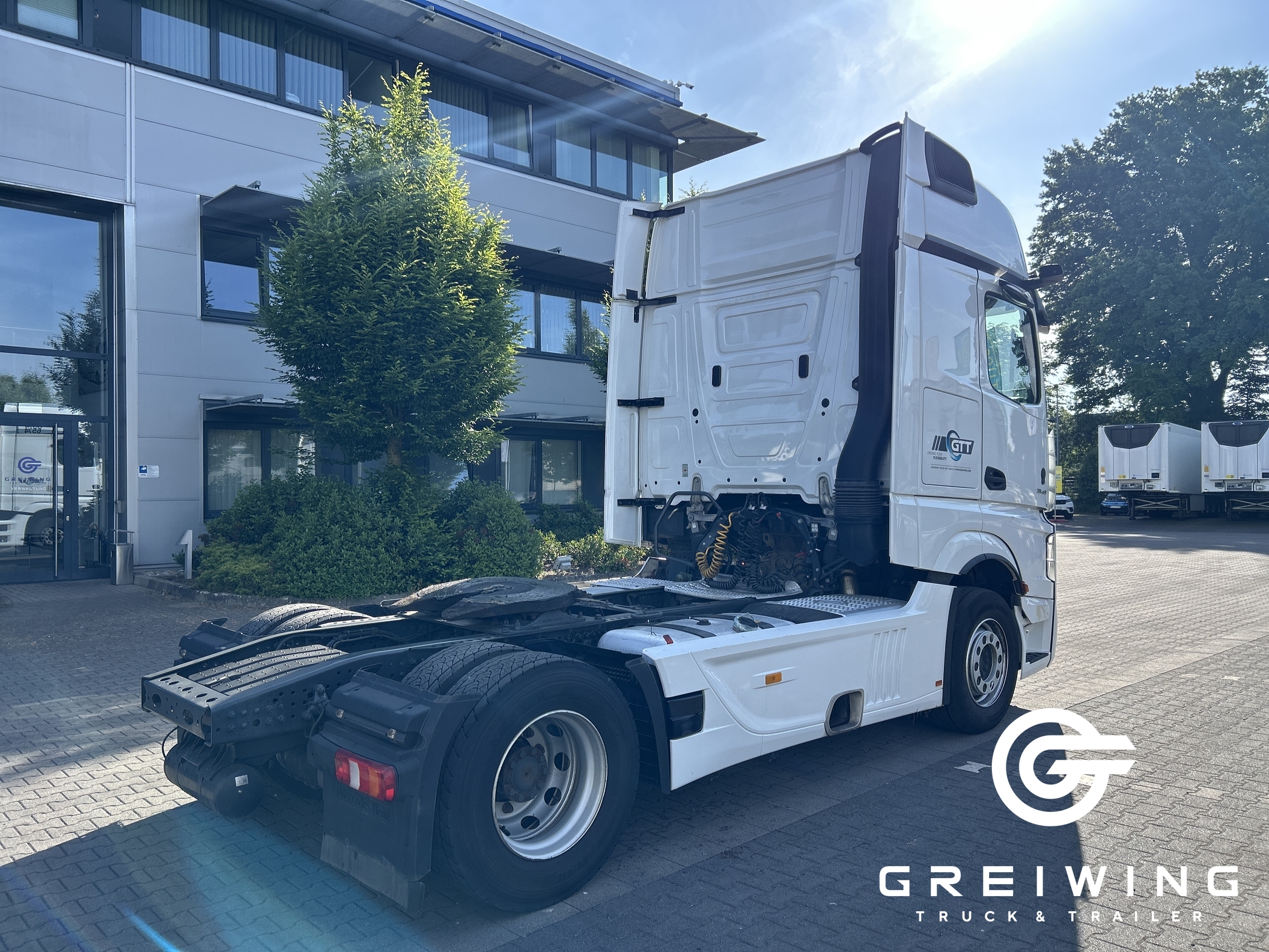 GTTC9636_2708460 vehicle image
