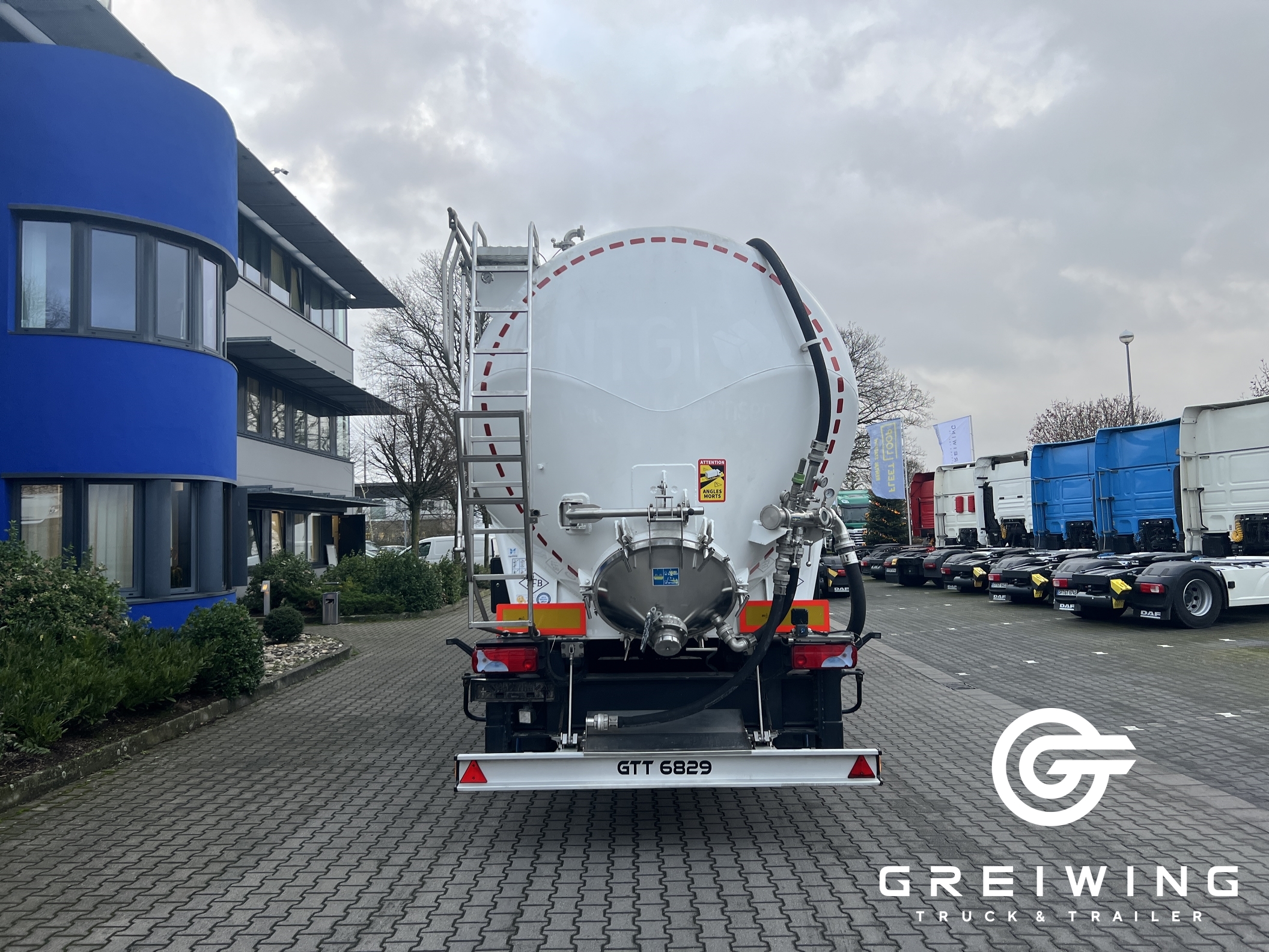 GTTC9636_2577004 vehicle image