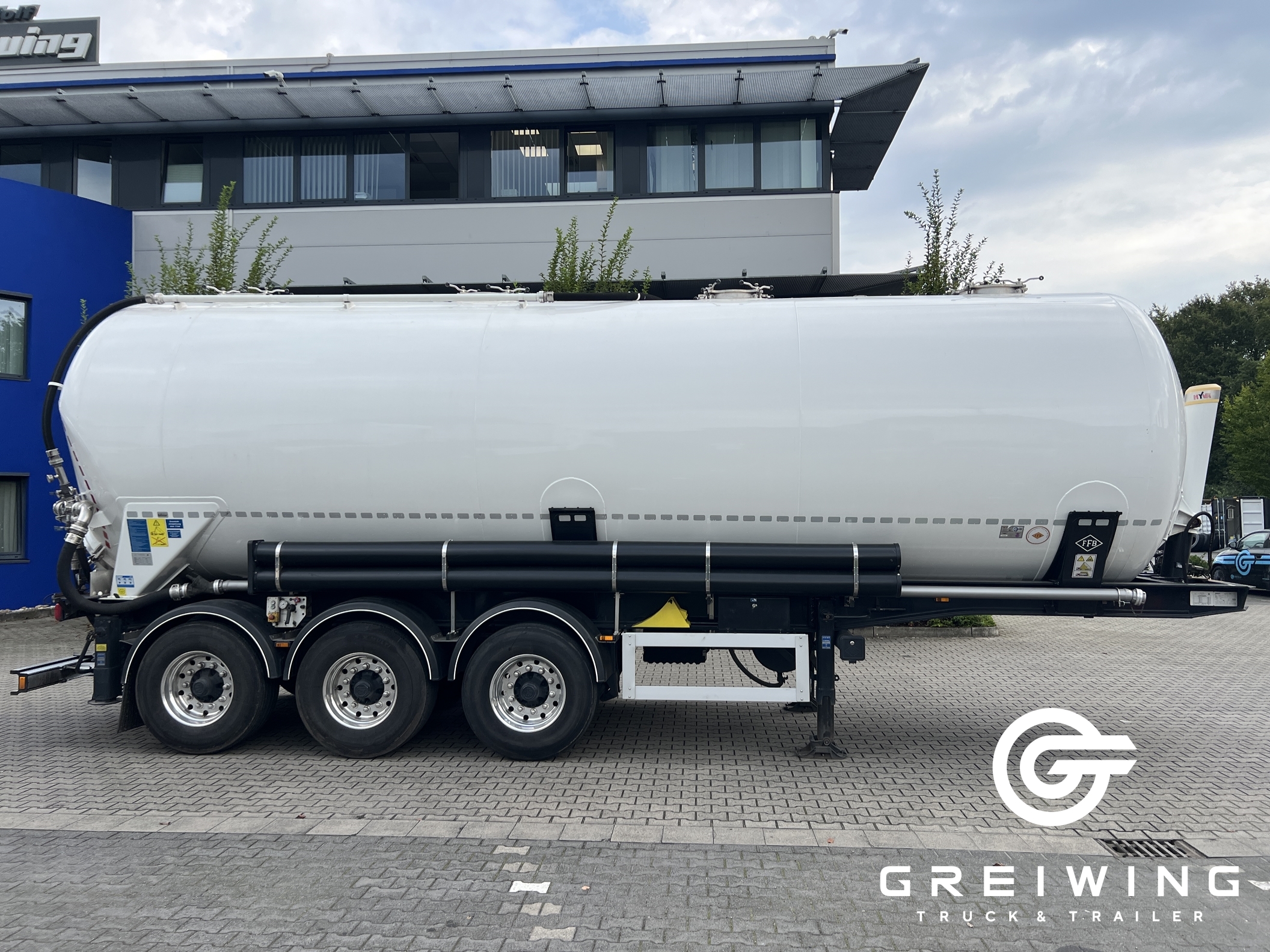 GTTC9636_2577006 vehicle image