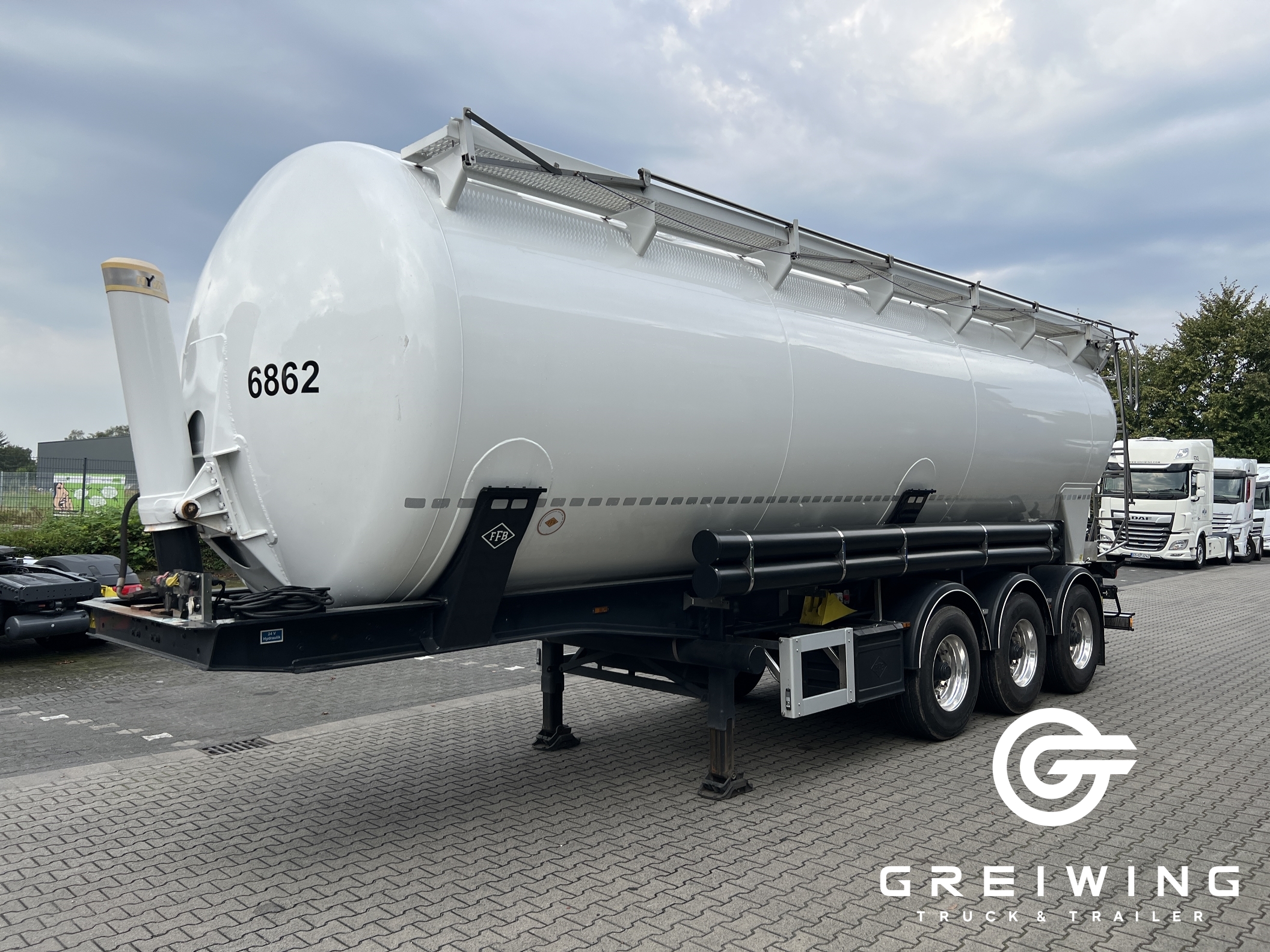 GTTC9636_2577006 vehicle image