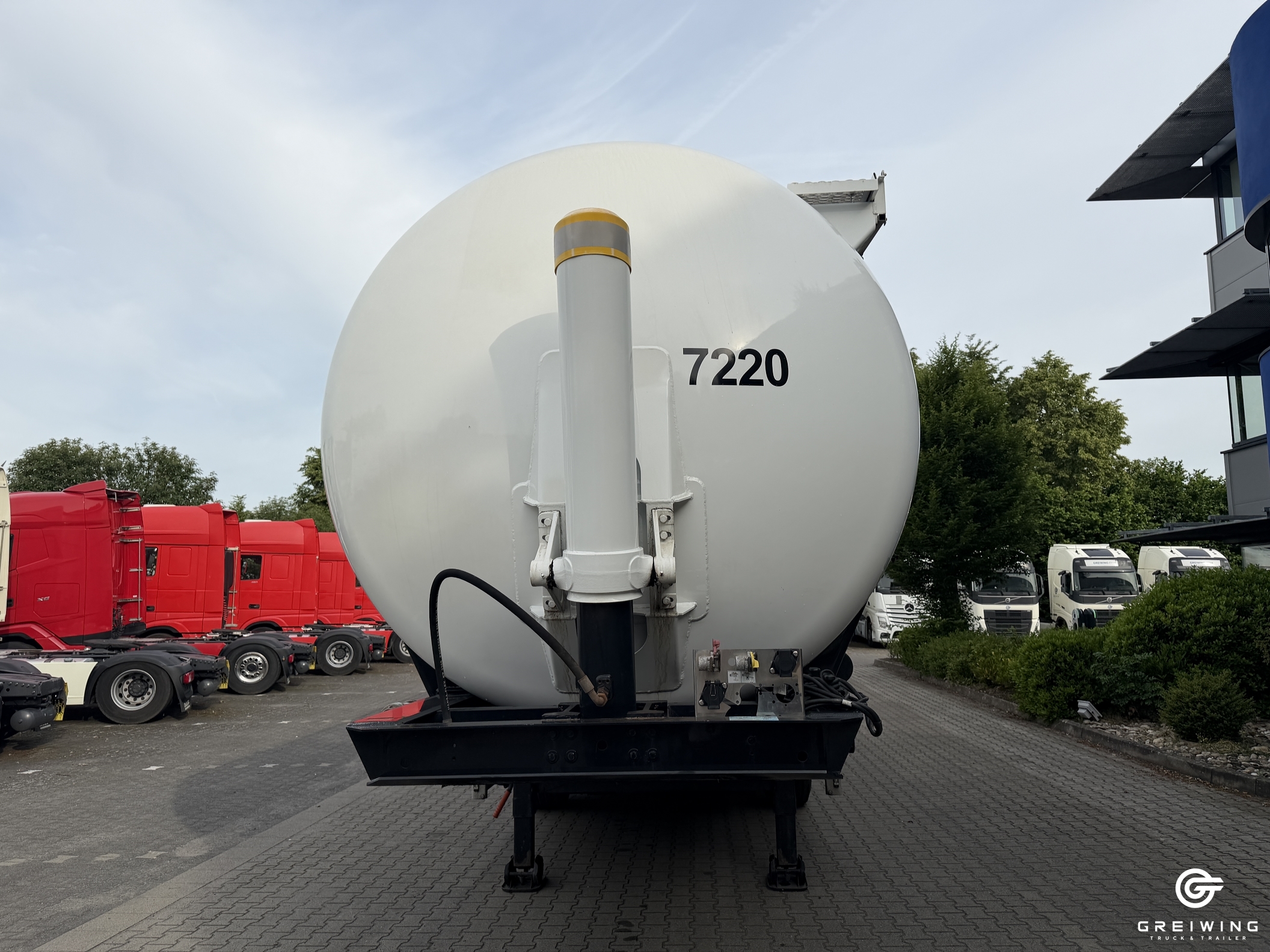GTTC9636_2957927 vehicle image