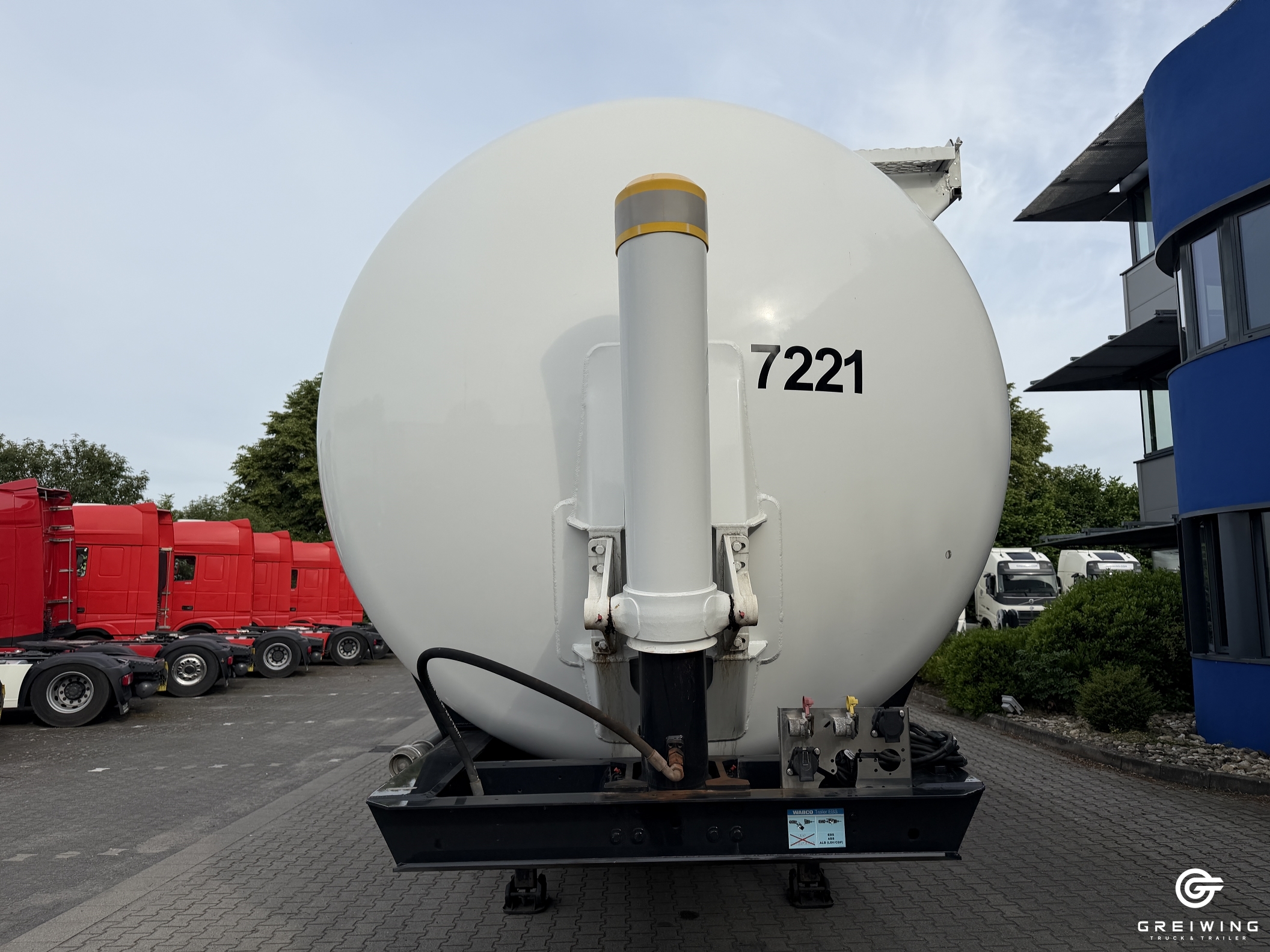 GTTC9636_2957928 vehicle image