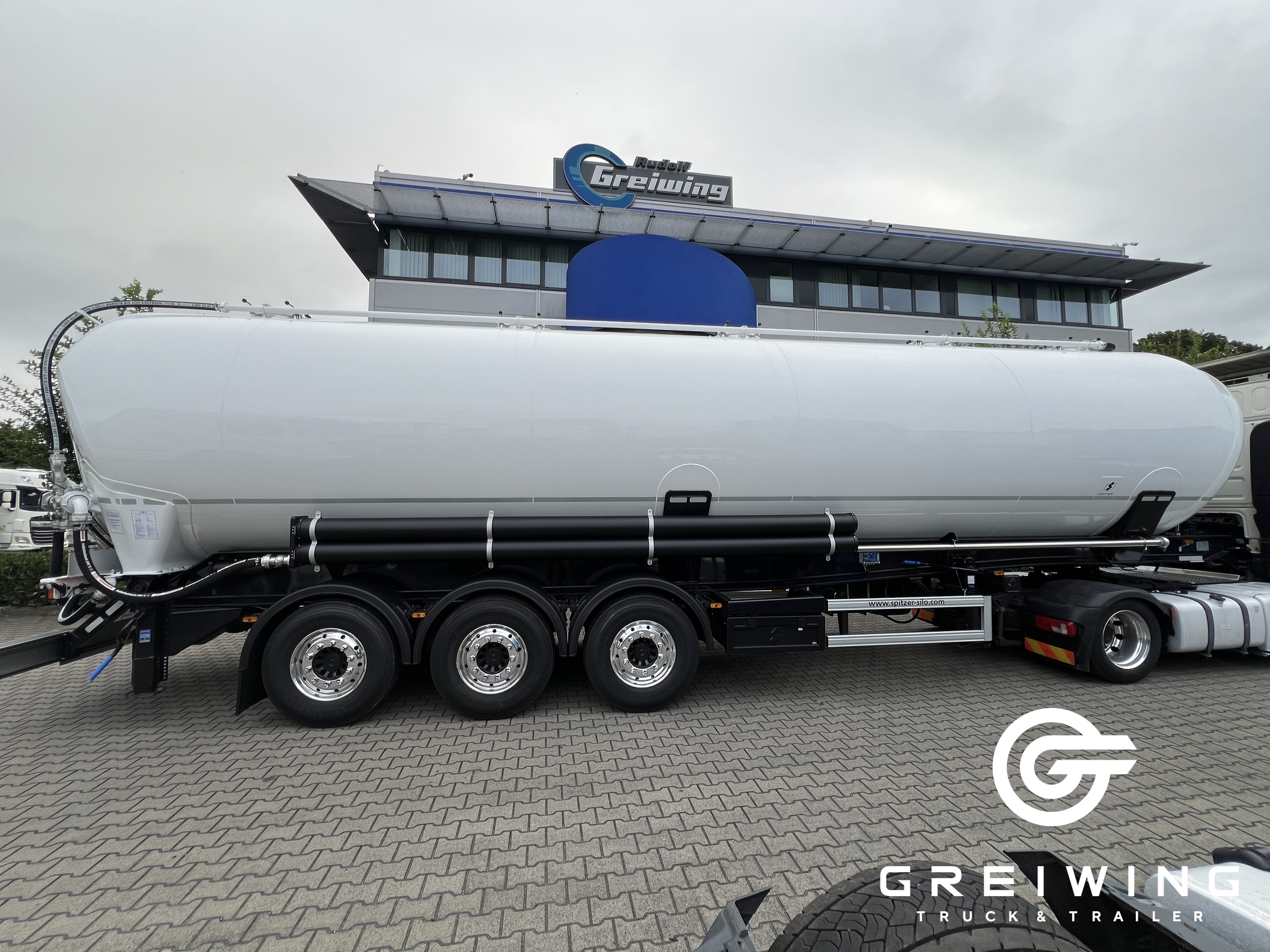 GTTC9636_2577012 vehicle image