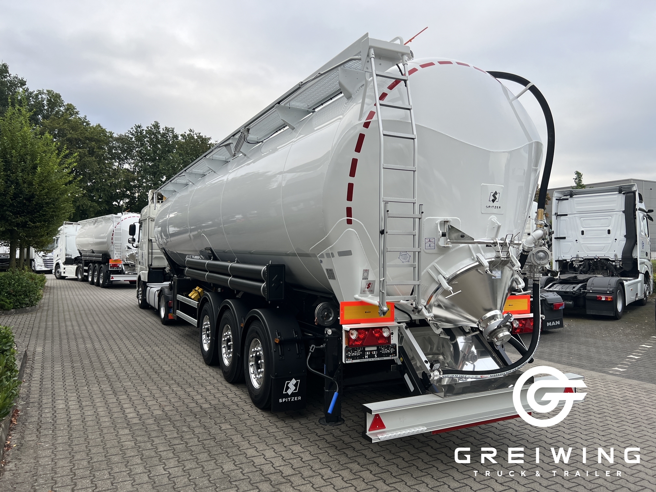 GTTC9636_2577012 vehicle image