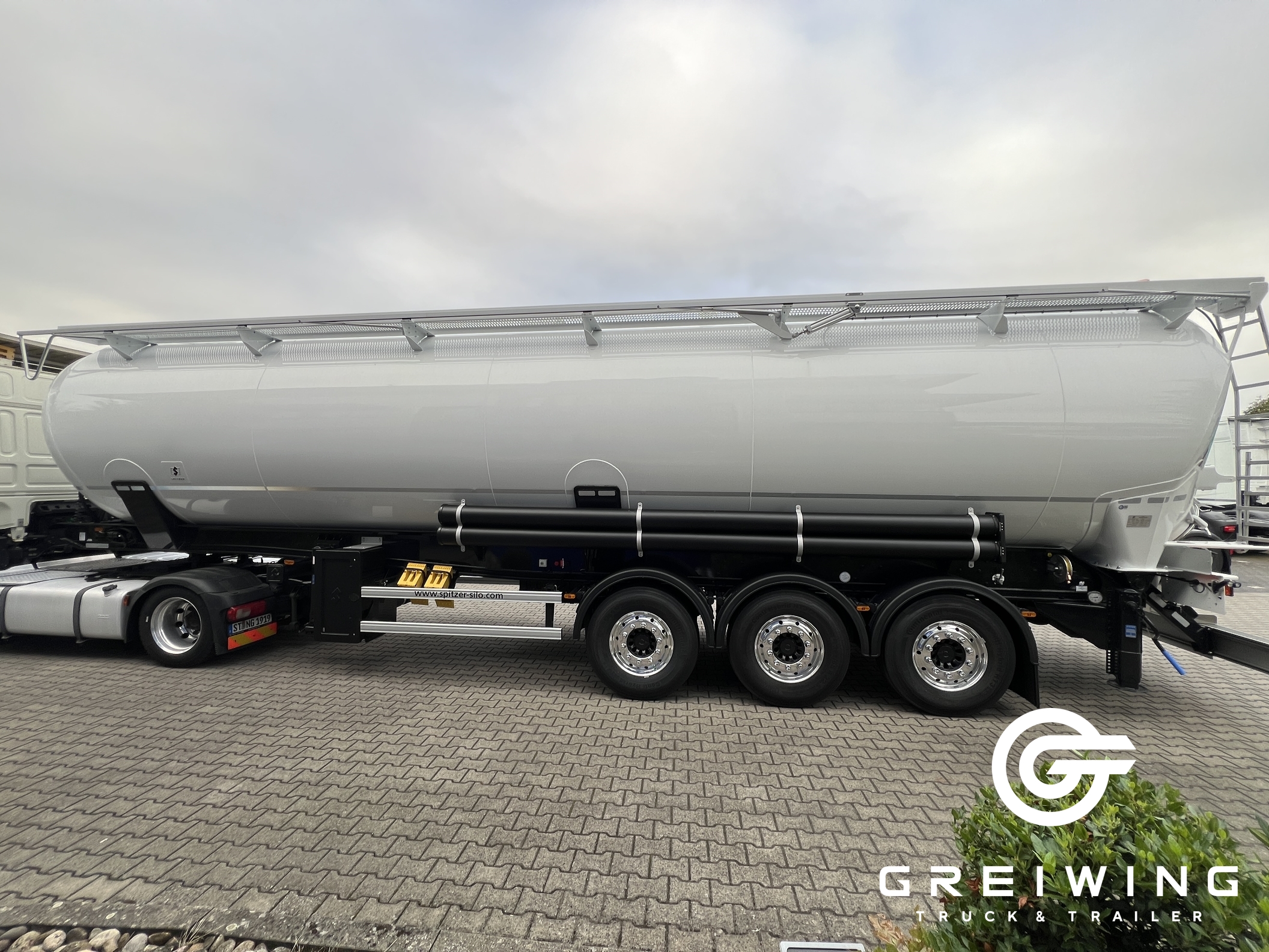 GTTC9636_2577012 vehicle image