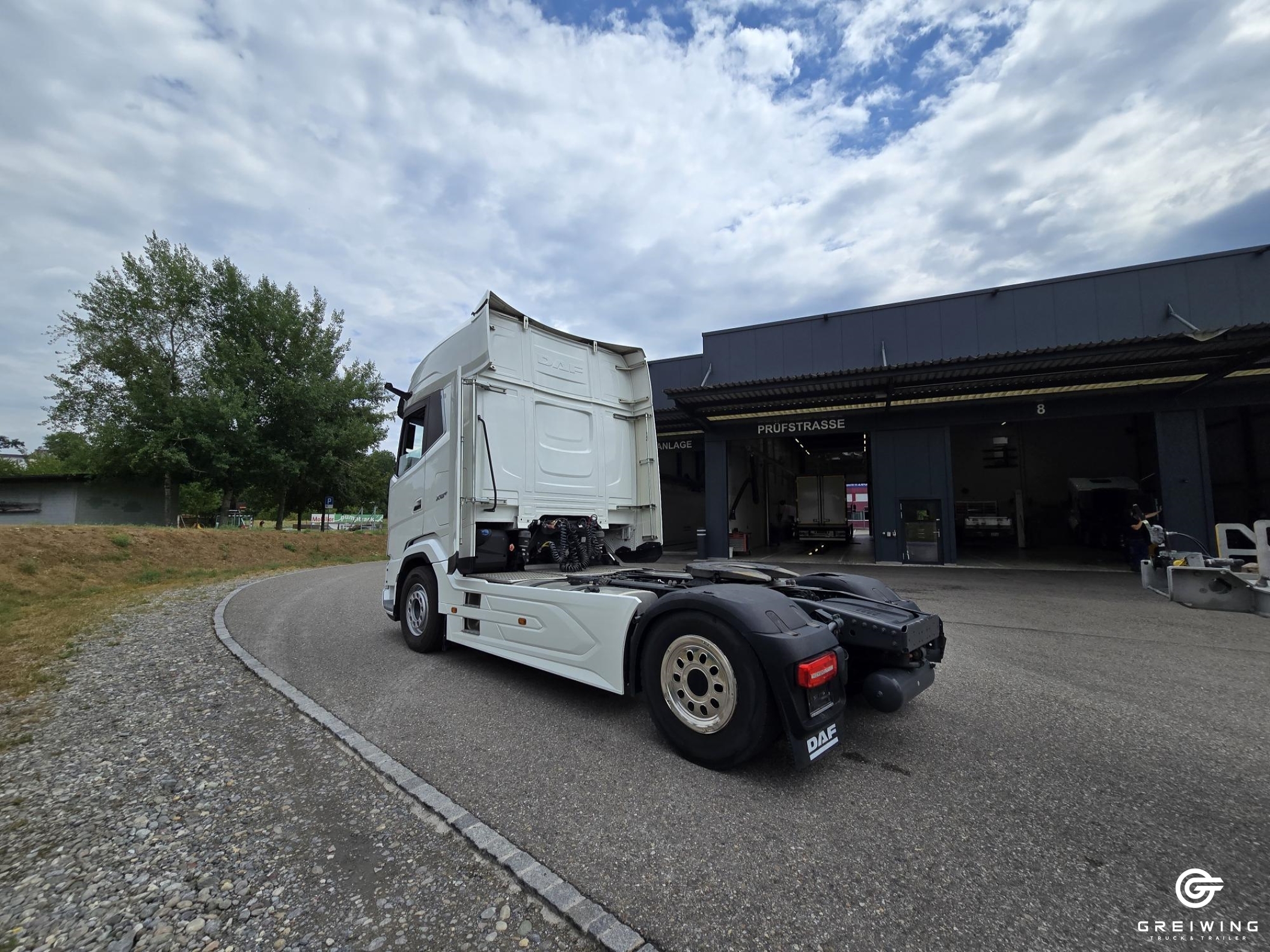 GTTC9636_2957932 vehicle image