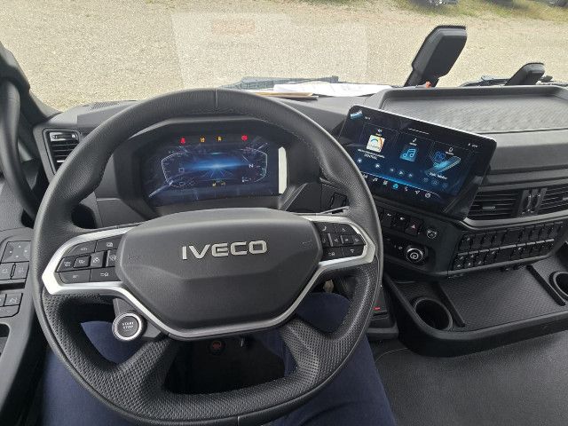 IVEC8500_2712946 vehicle image