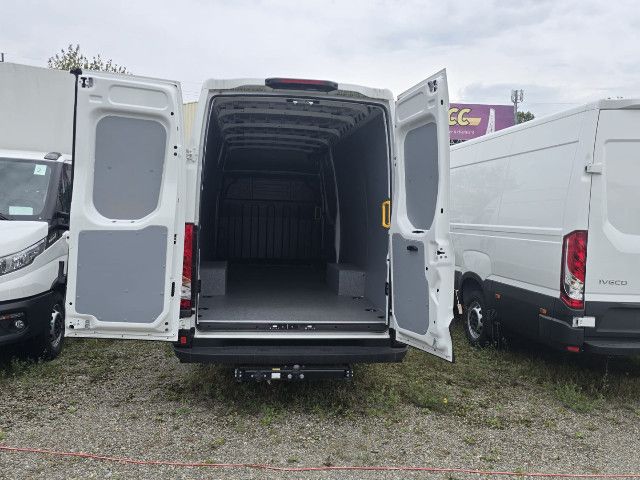 IVEC8500_2712943 vehicle image