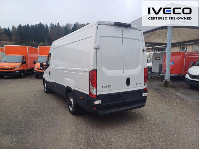OKTR8398_2581579 vehicle image