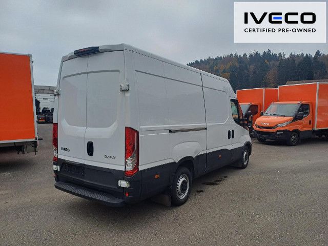 OKTR8398_2581579 vehicle image