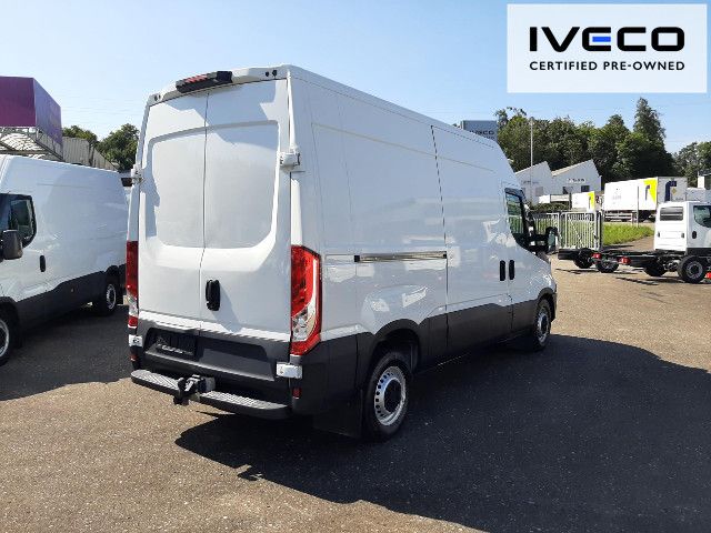 OKTR8398_2656133 vehicle image