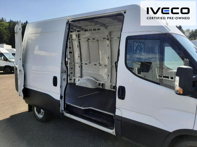 OKTR8398_2656133 vehicle image