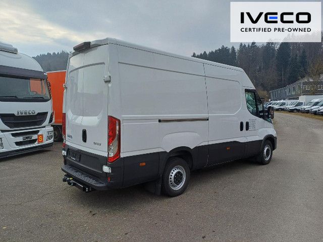 OKTR8398_2613944 vehicle image