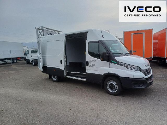 OKTR8398_2581578 vehicle image