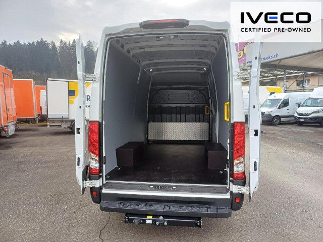 OKTR8398_2581578 vehicle image