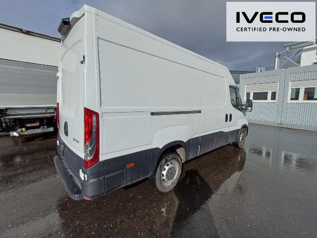 OKTR8398_2833977 vehicle image