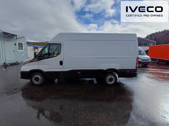 OKTR8398_2833977 vehicle image