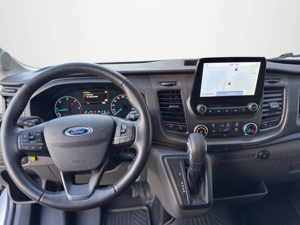 AZWE3302_2666709 vehicle image