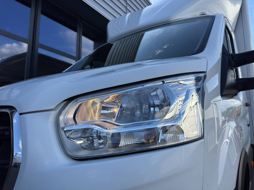 AZWE3302_2666709 vehicle image