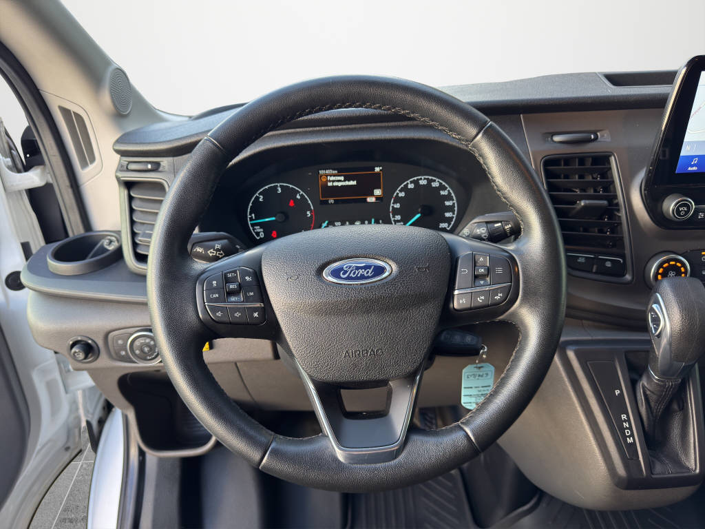 AZWE3302_2666709 vehicle image