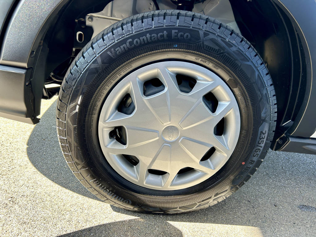 AZWE3302_2551837 vehicle image