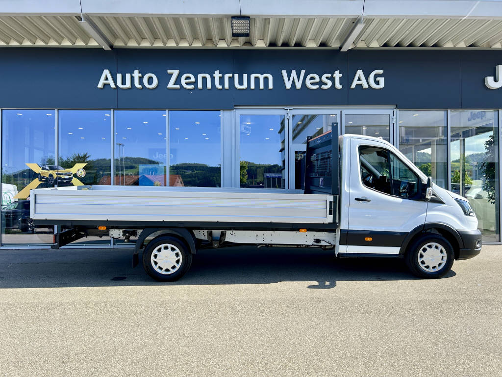 AZWE3302_2551837 vehicle image
