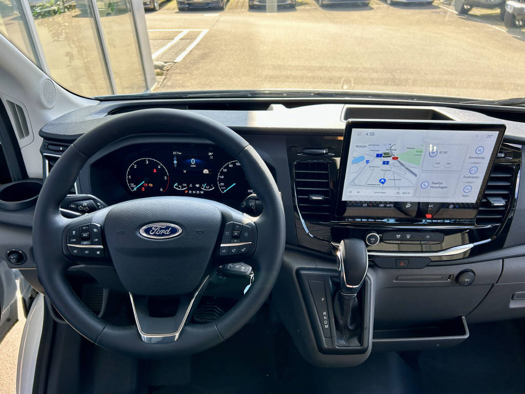 AZWE3302_2551837 vehicle image