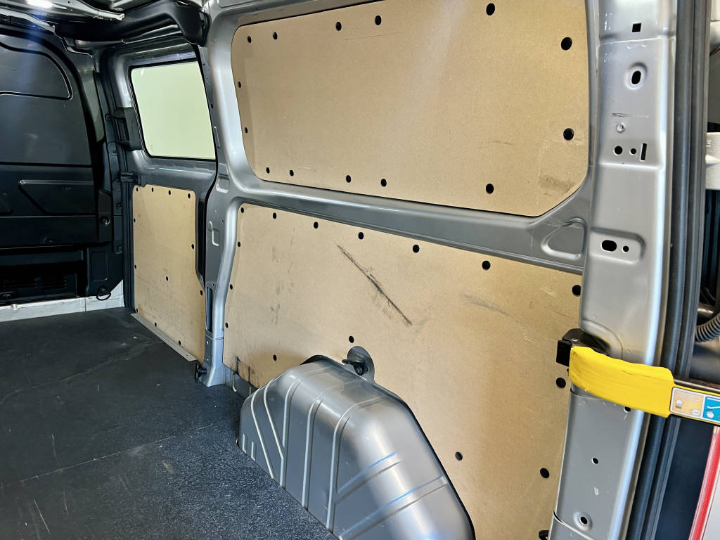 AZWE3302_2551839 vehicle image