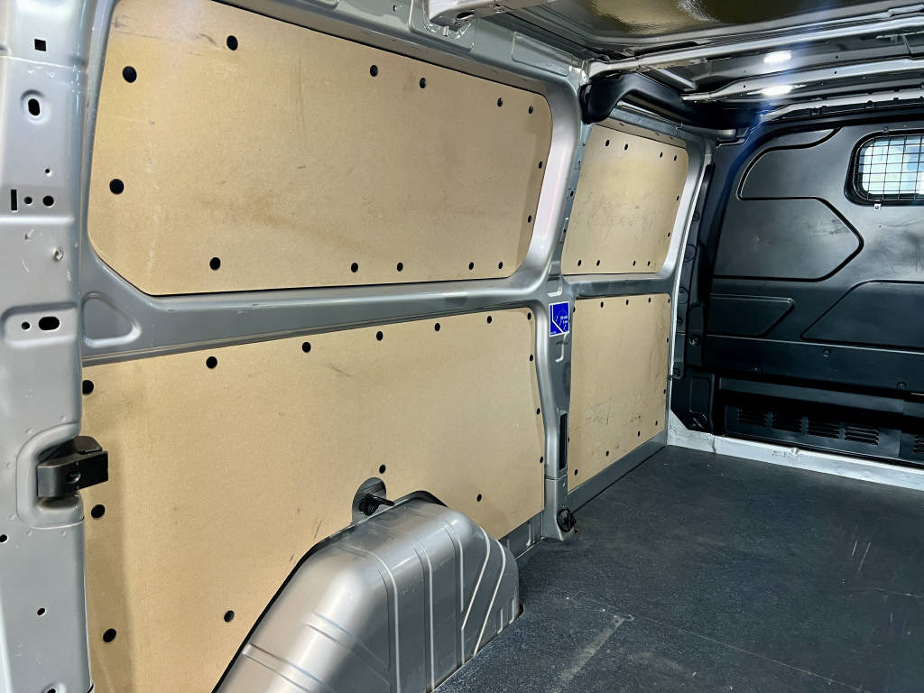 AZWE3302_2551839 vehicle image