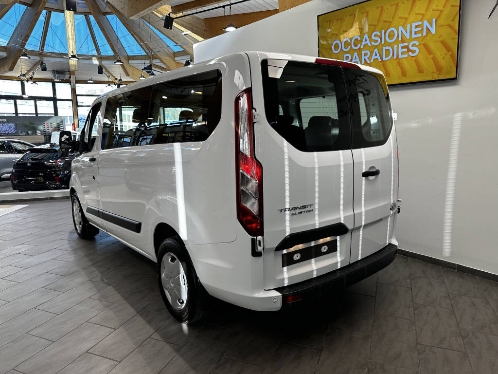 AZWE3302_2551842 vehicle image