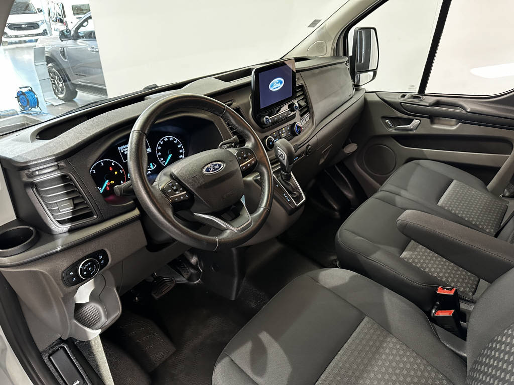 AZWE3302_2551842 vehicle image