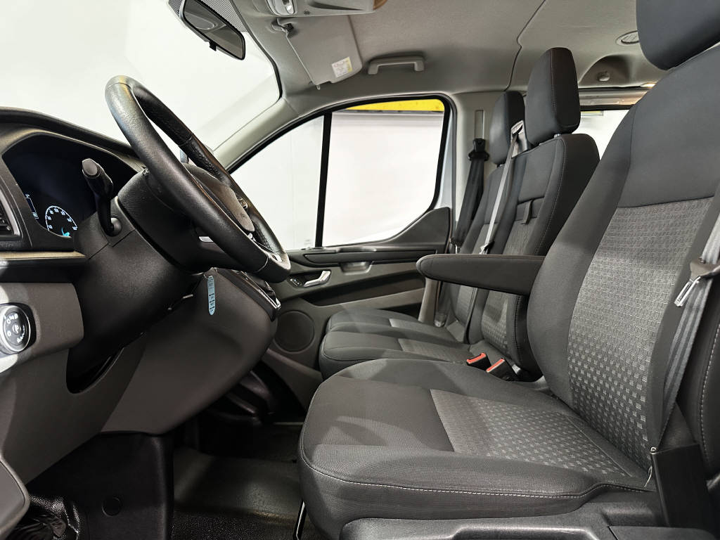 AZWE3302_2551842 vehicle image
