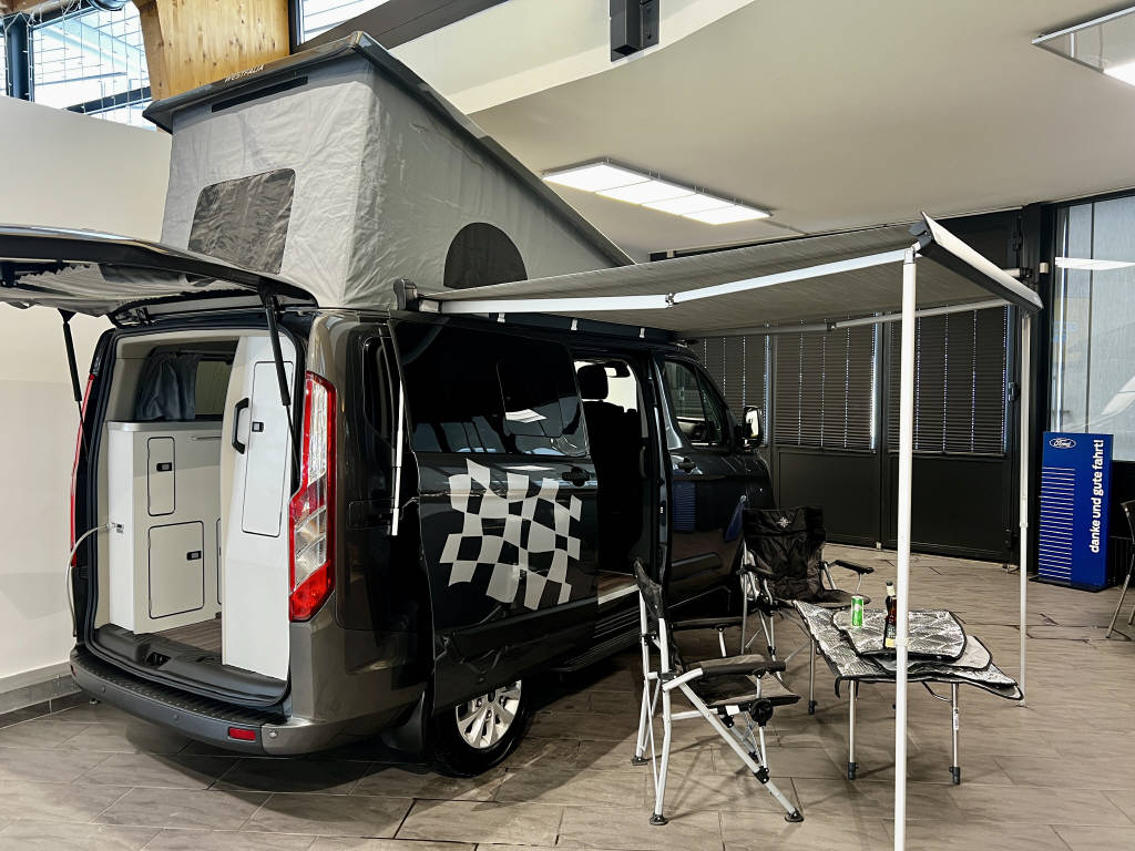 AZWE3302_2666713 vehicle image