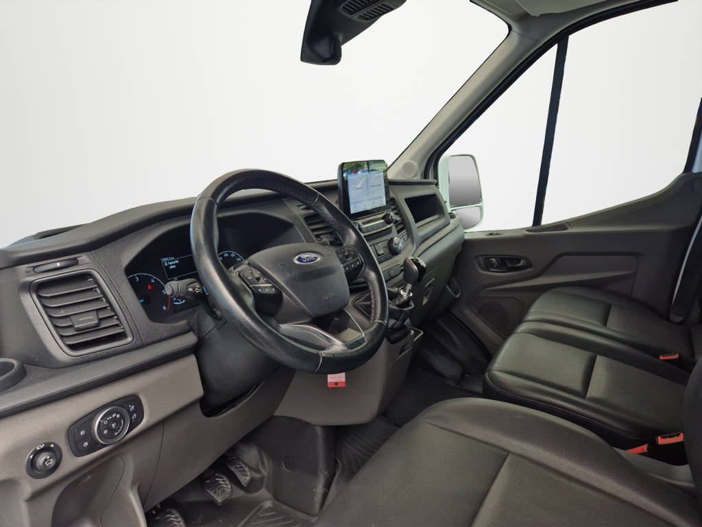 AZWE3302_2825184 vehicle image