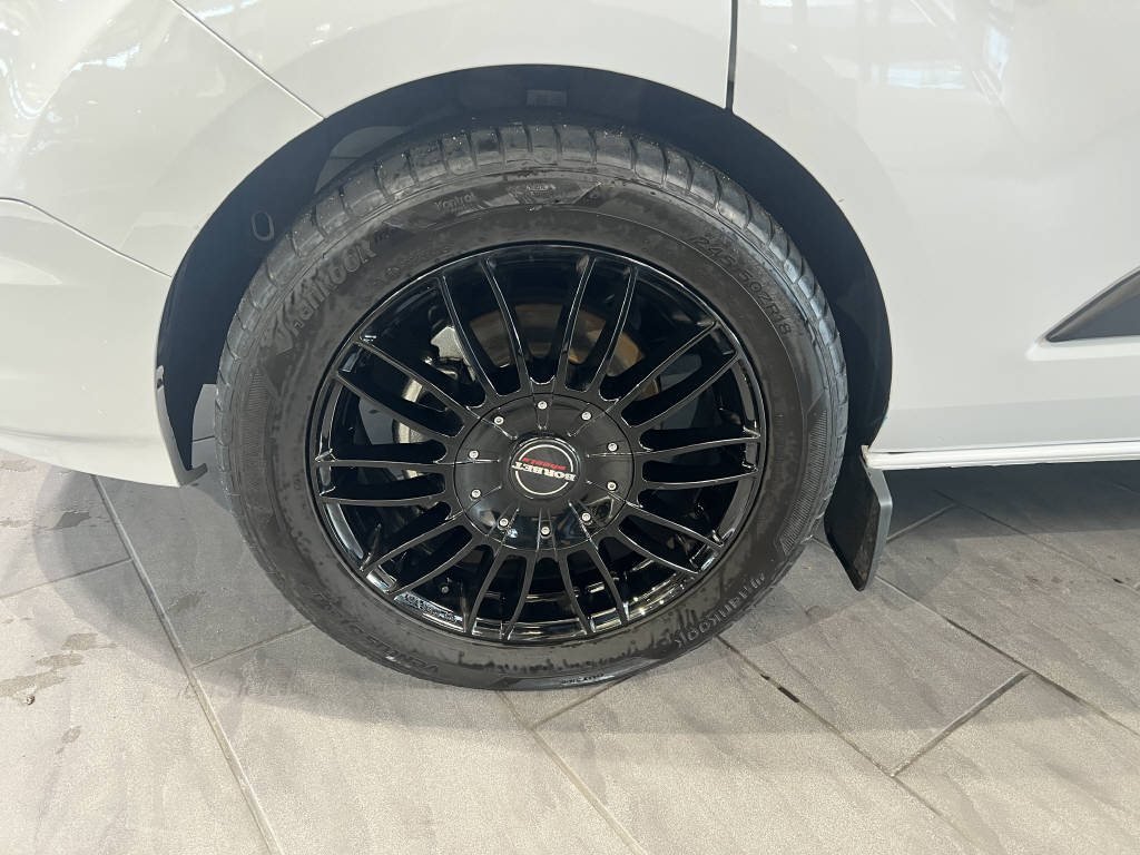 AZWE3302_2551849 vehicle image