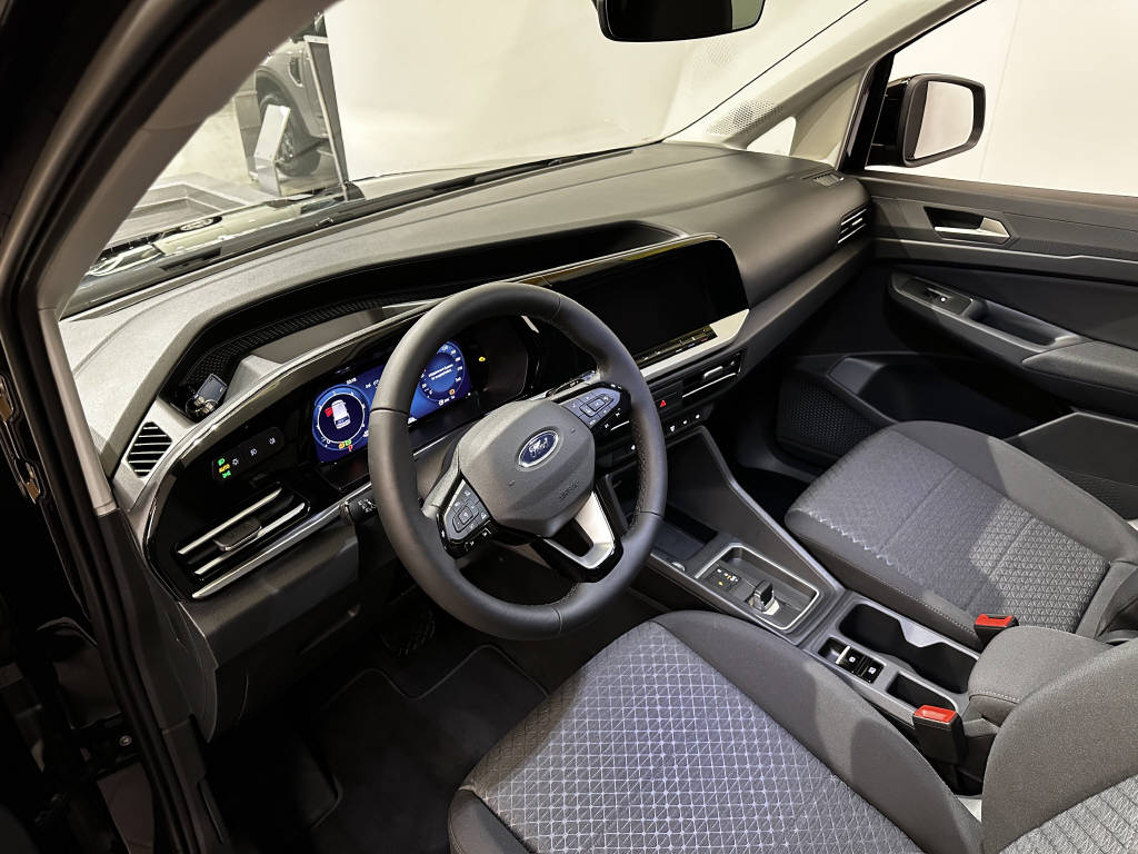 AZWE3302_2551850 vehicle image