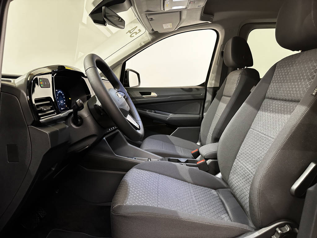 AZWE3302_2551850 vehicle image