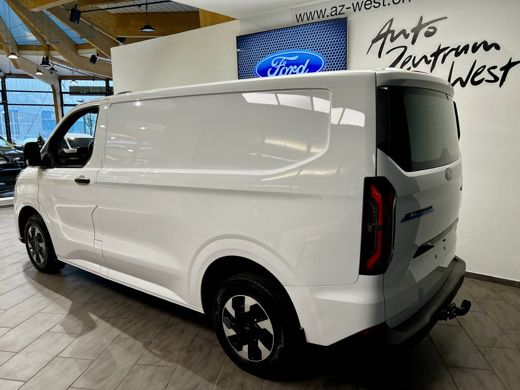 AZWE3302_2551851 vehicle image
