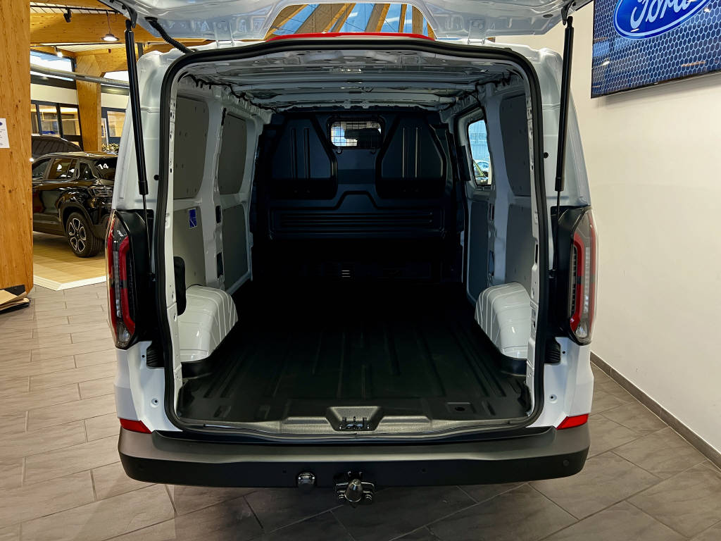 AZWE3302_2551851 vehicle image
