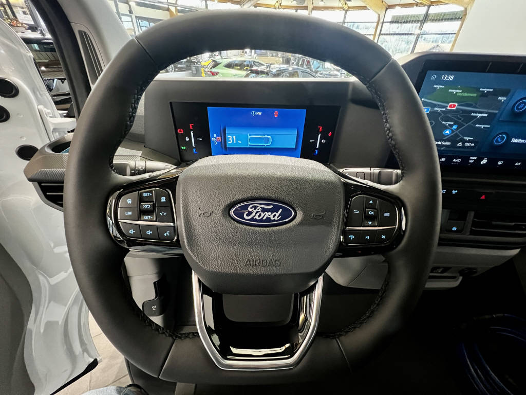 AZWE3302_2551852 vehicle image