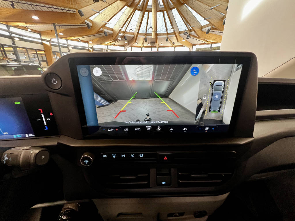 AZWE3302_2551852 vehicle image