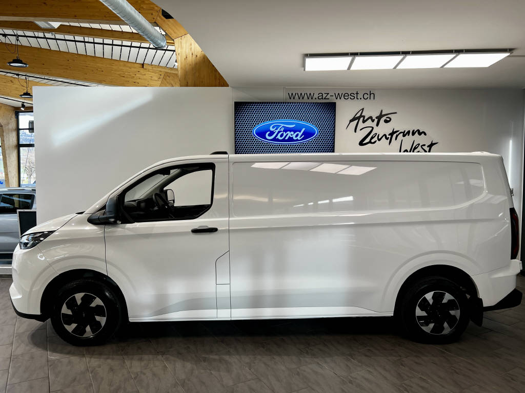 AZWE3302_2551852 vehicle image