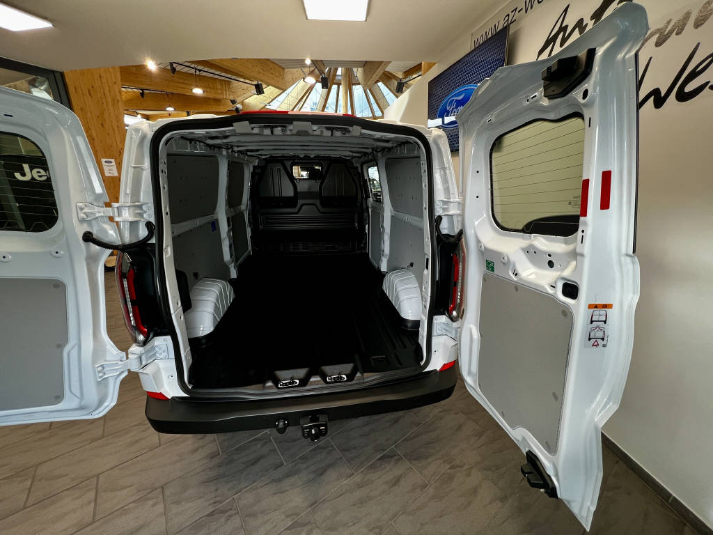 AZWE3302_2551852 vehicle image