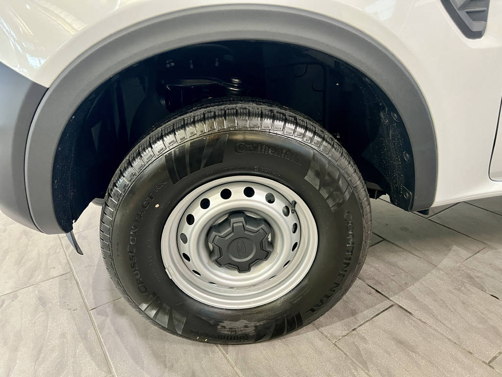 AZWE3302_2551853 vehicle image