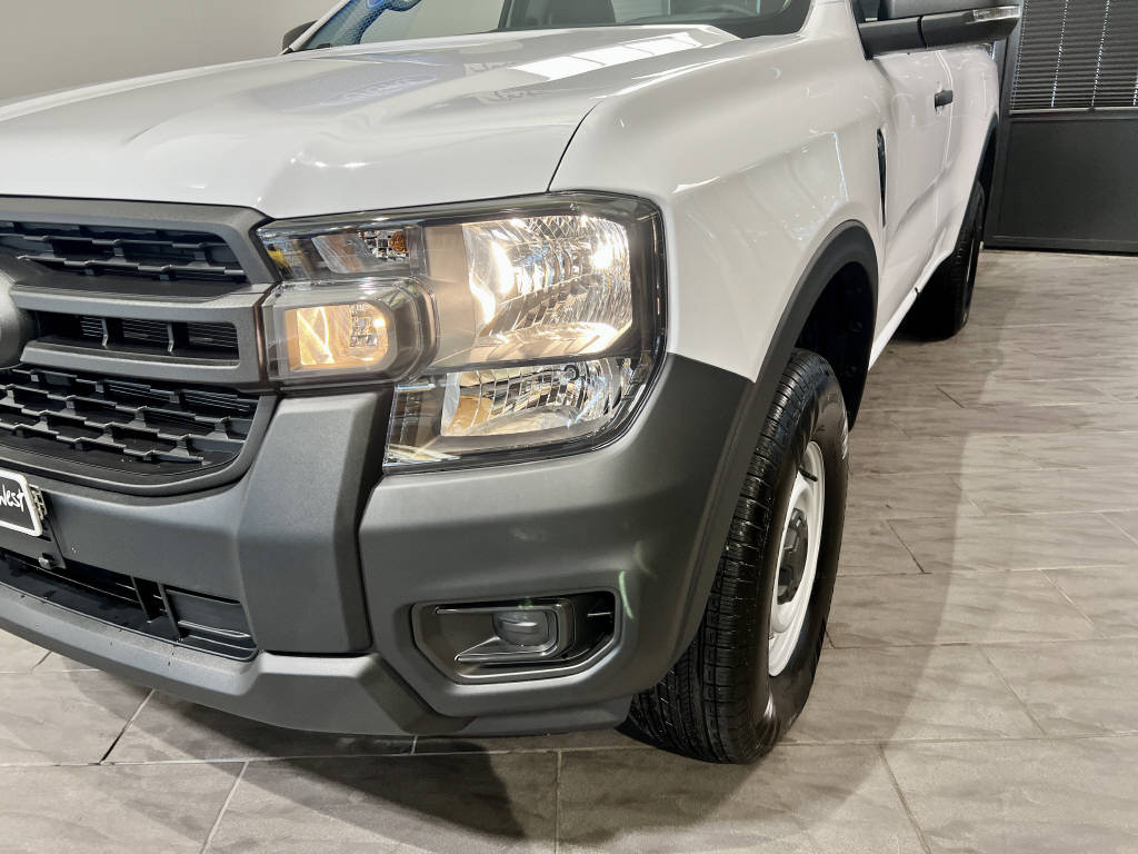 AZWE3302_2551853 vehicle image