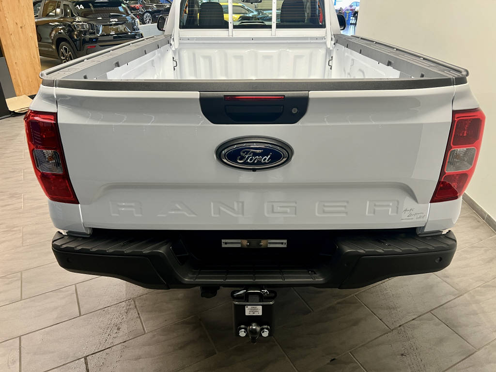 AZWE3302_2551853 vehicle image