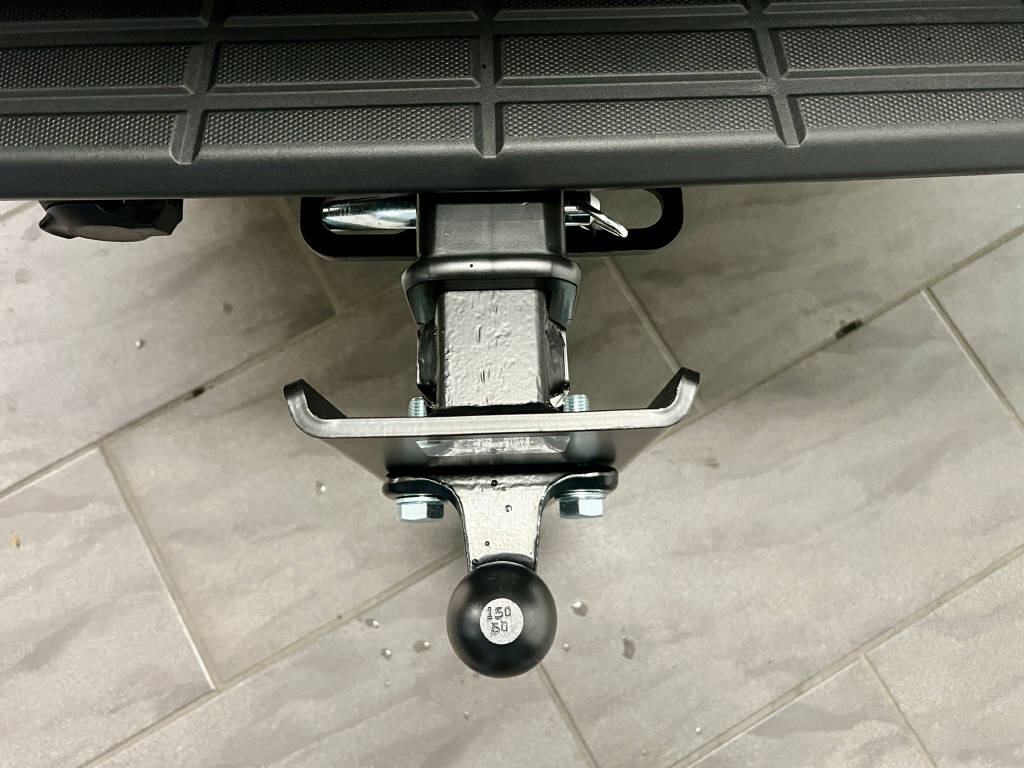 AZWE3302_2551853 vehicle image