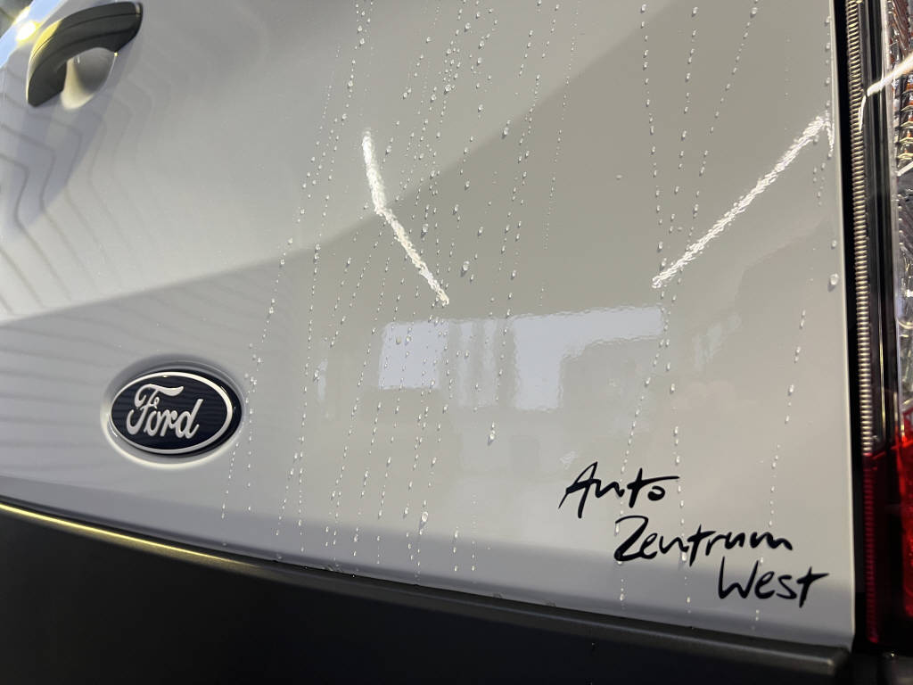 AZWE3302_2666719 vehicle image