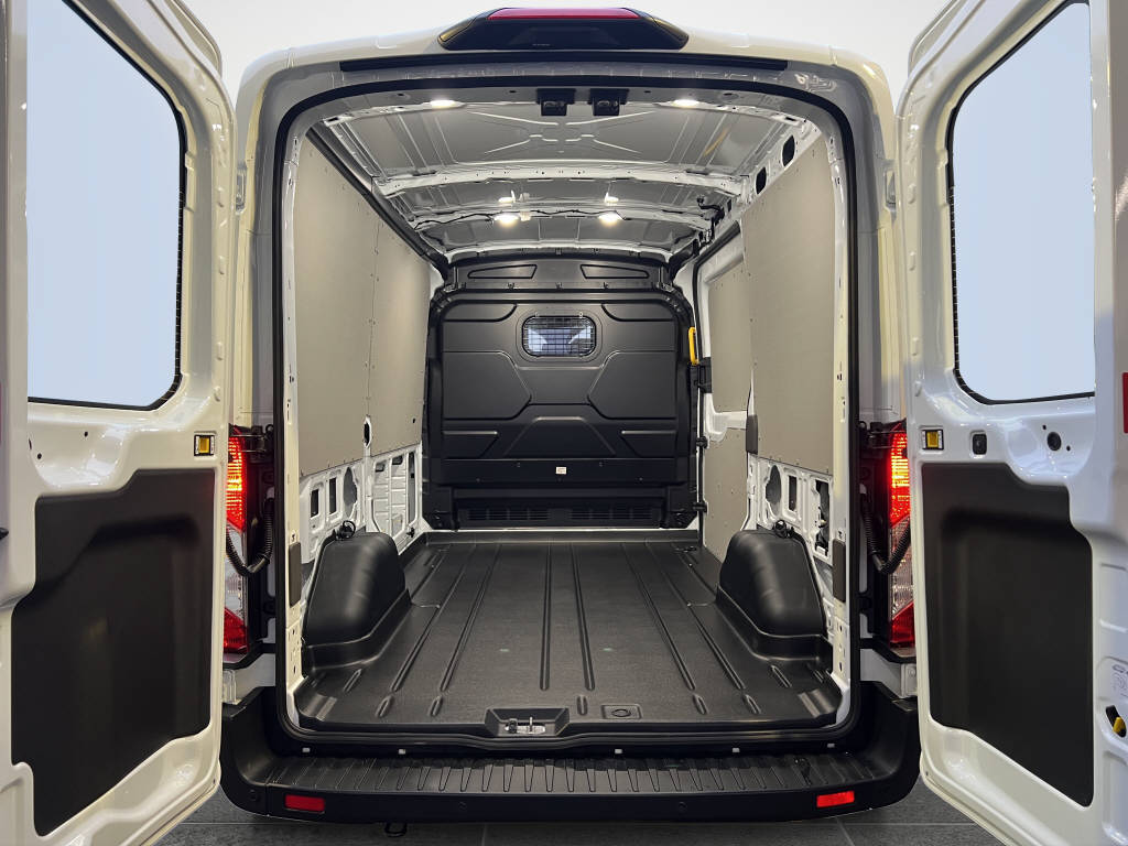AZWE3302_2666719 vehicle image